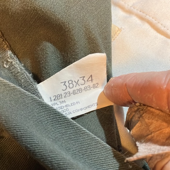 Men’s Dark Green Khaki Pants. Size 38 (Waist) x 34 (Inseam) - Picture 2 of 6